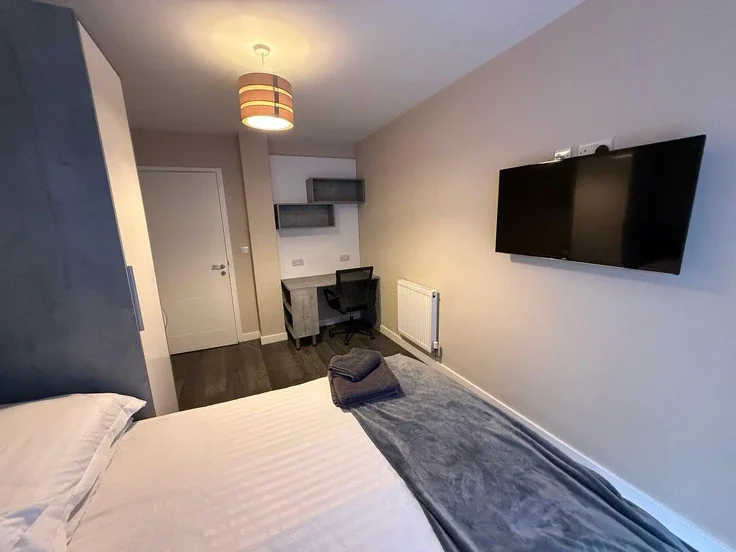 Flat Johnson Close in Borough of Runnymede