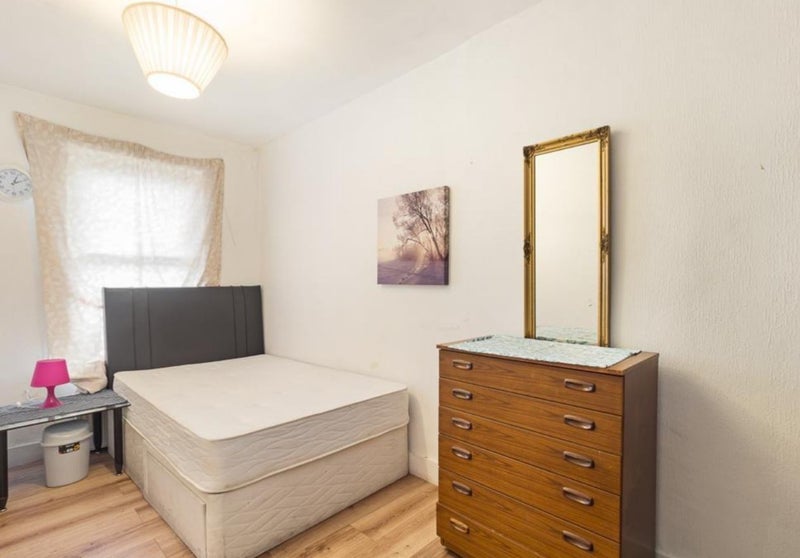 Room Haig Road West in Greater London