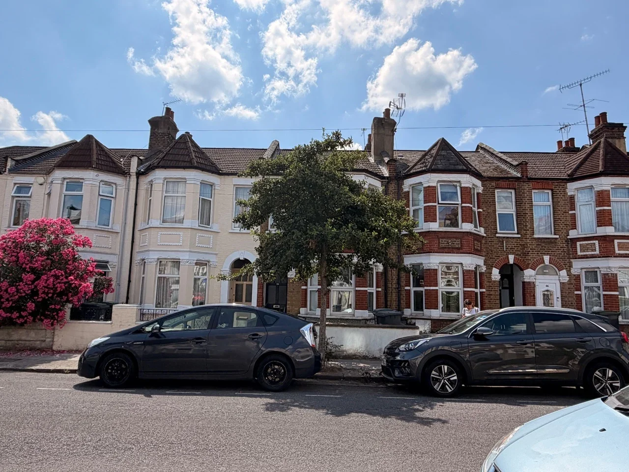 House Roseberry Gardens in Greater London