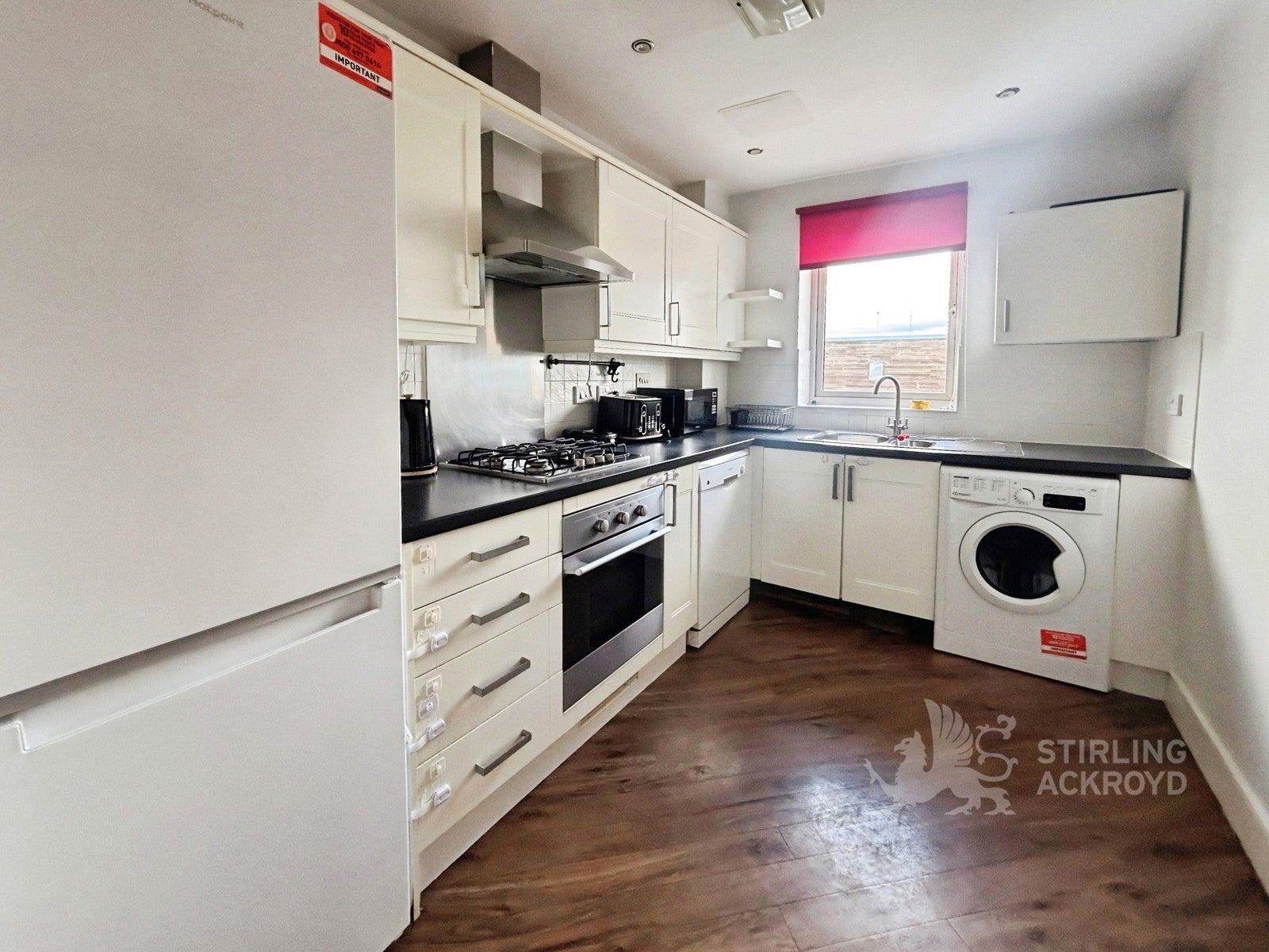 Flat Sundeala Close in Borough of Spelthorne