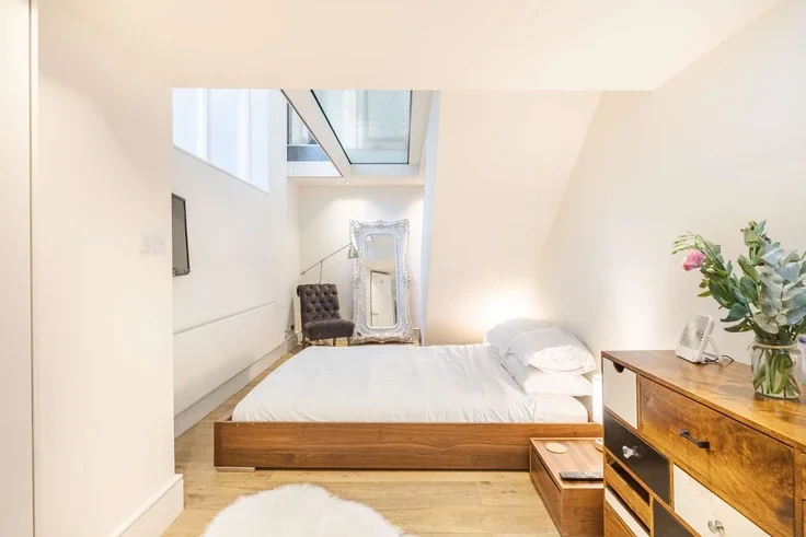 Flat Gloucester Avenue in Greater London