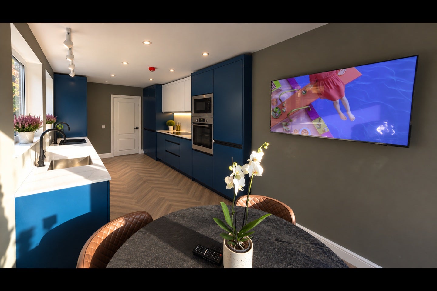 Room St. Nicholas Road in Greater London