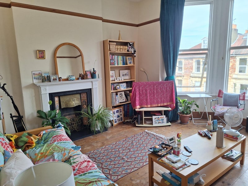 Room Cotham Gardens in Bristol