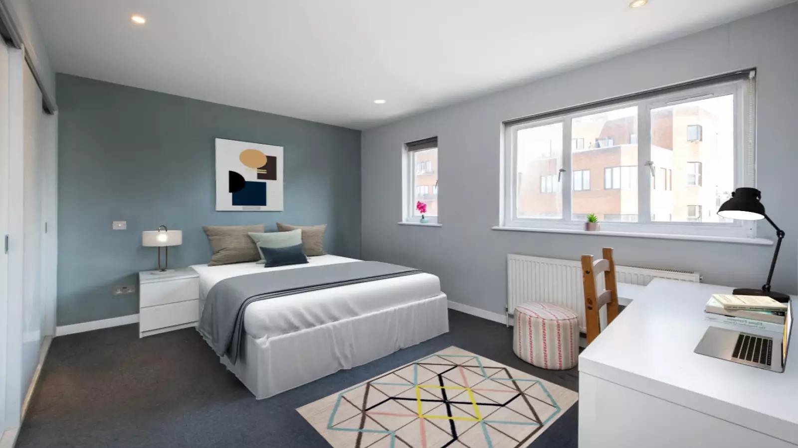Room King's Road in Greater London