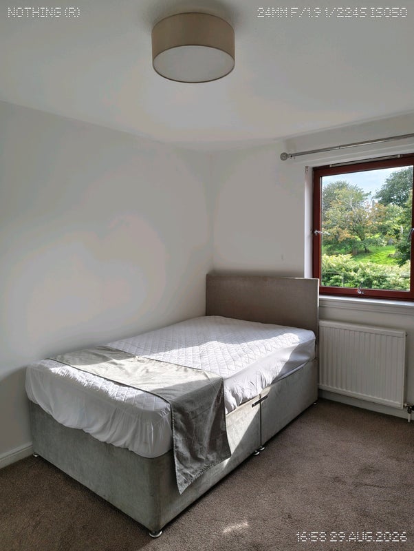Room Springburn Road in Glasgow