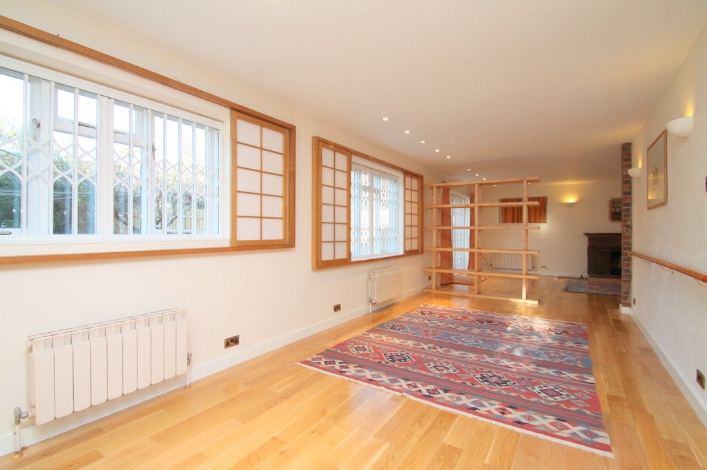 House Woodplace Lane in Greater London