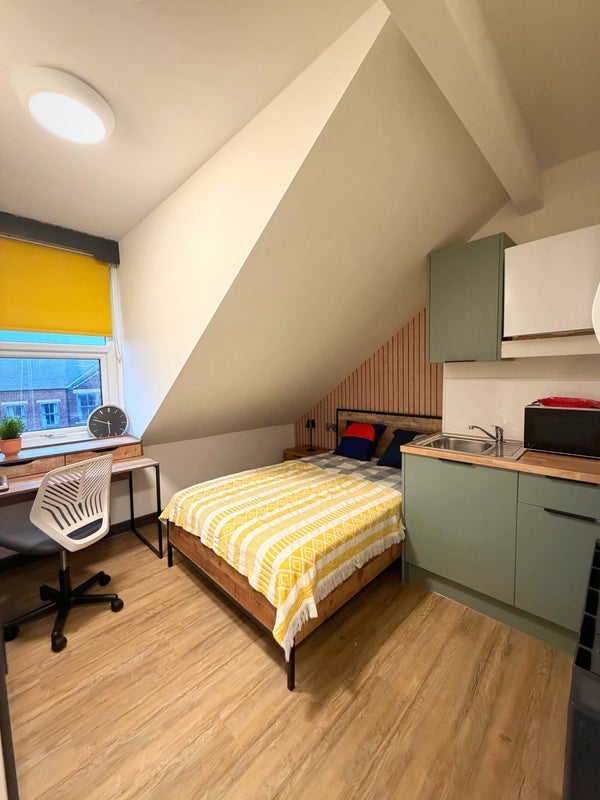 Room Ayresome Street in Middlesbrough