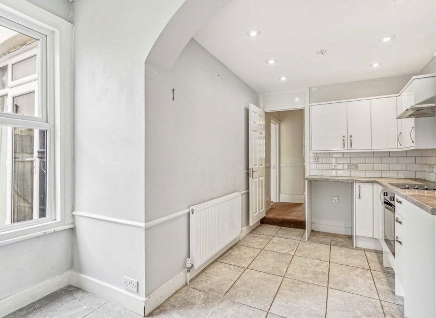 House Ederline Avenue in Greater London
