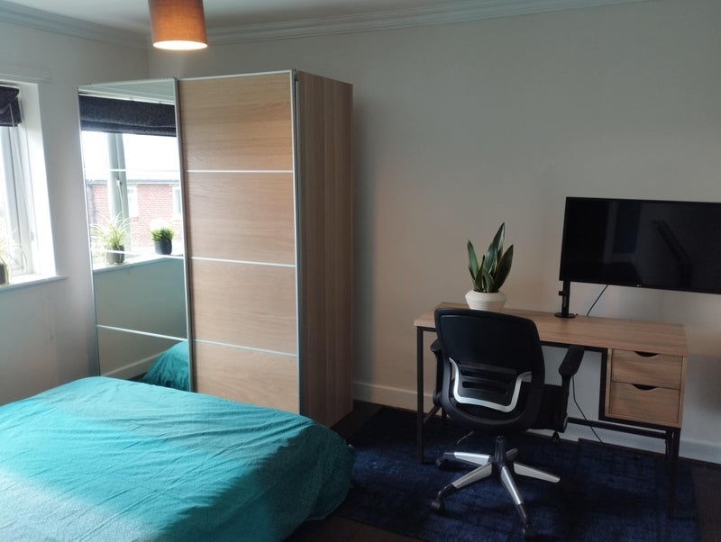 Room Wyther Park Avenue in Leeds