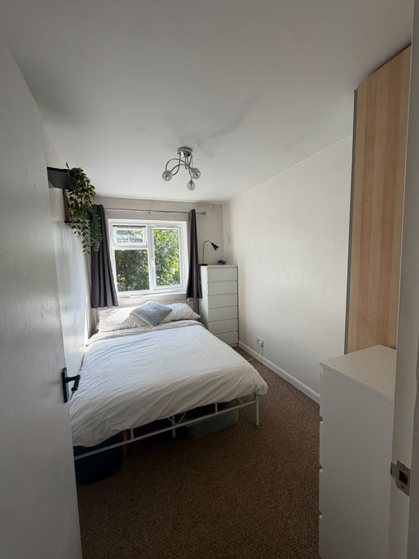 Room South Norwood Hill in Greater London