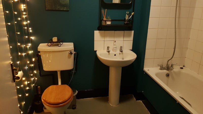 Room Benfleet Way in Greater London