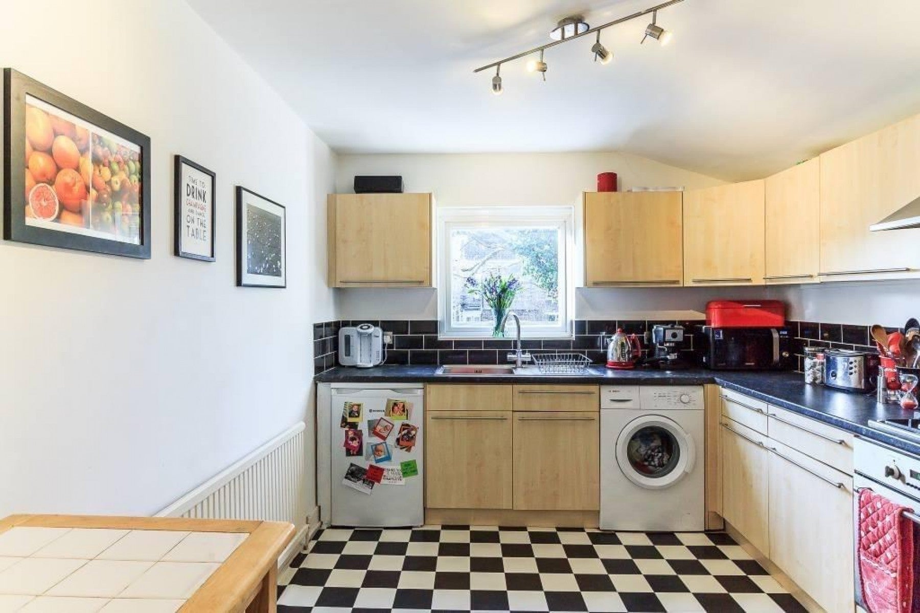 Flat Parkhurst Road in Greater London