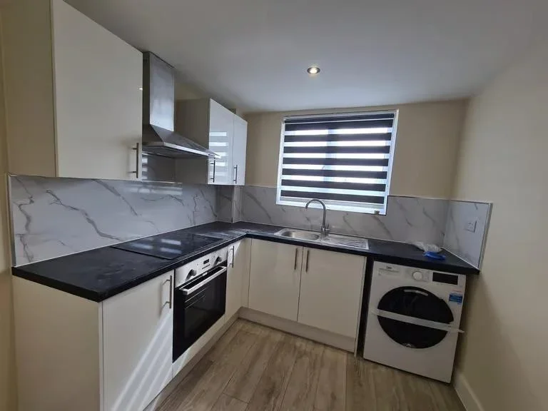 Room Minard Road in Greater London