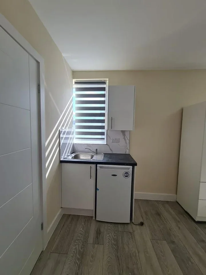 Room Minard Road in Greater London