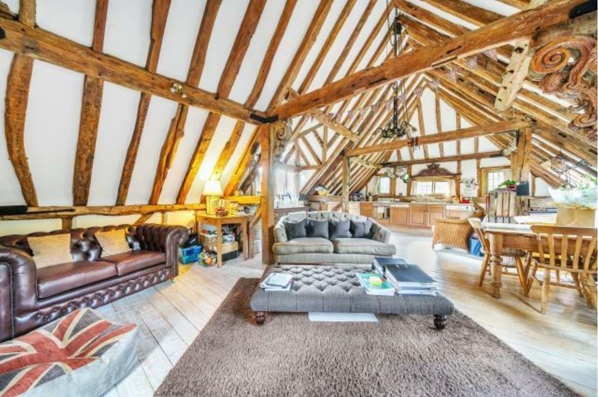 House Kennel Lane in Surrey Heath