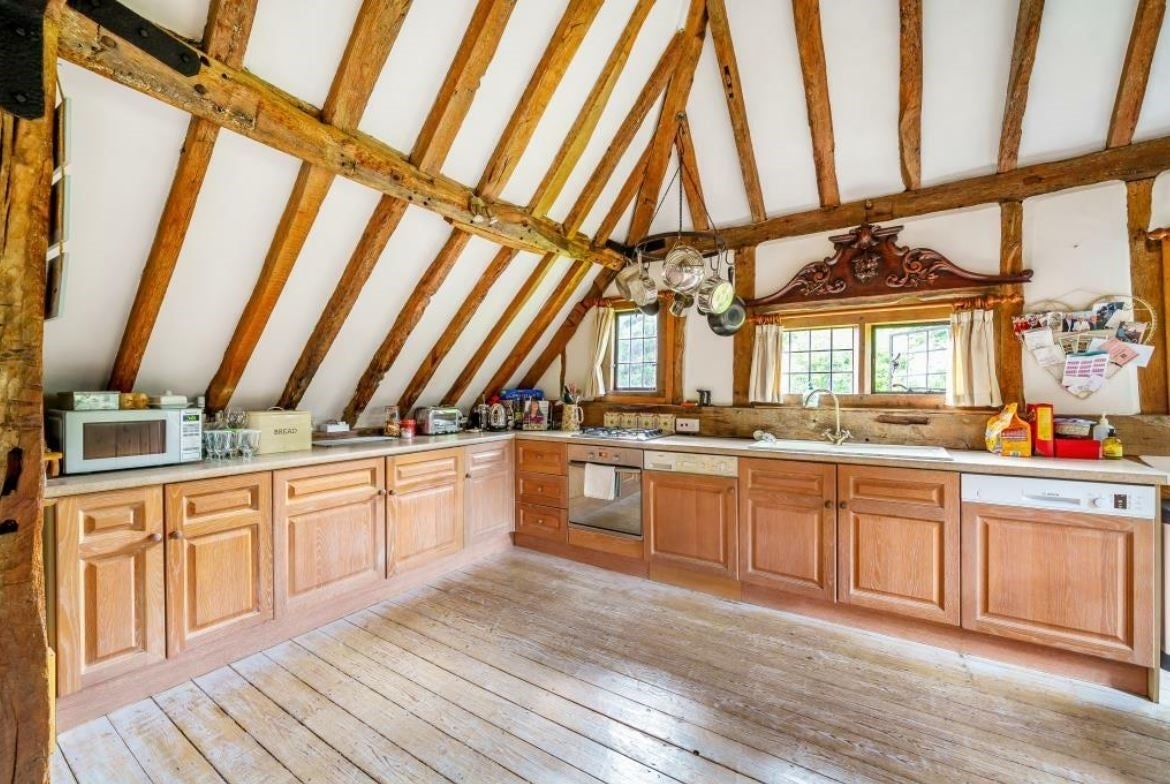 House Kennel Lane in Surrey Heath