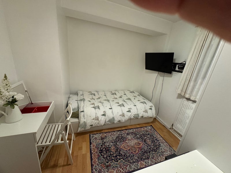 Room Southmead Road in Greater London