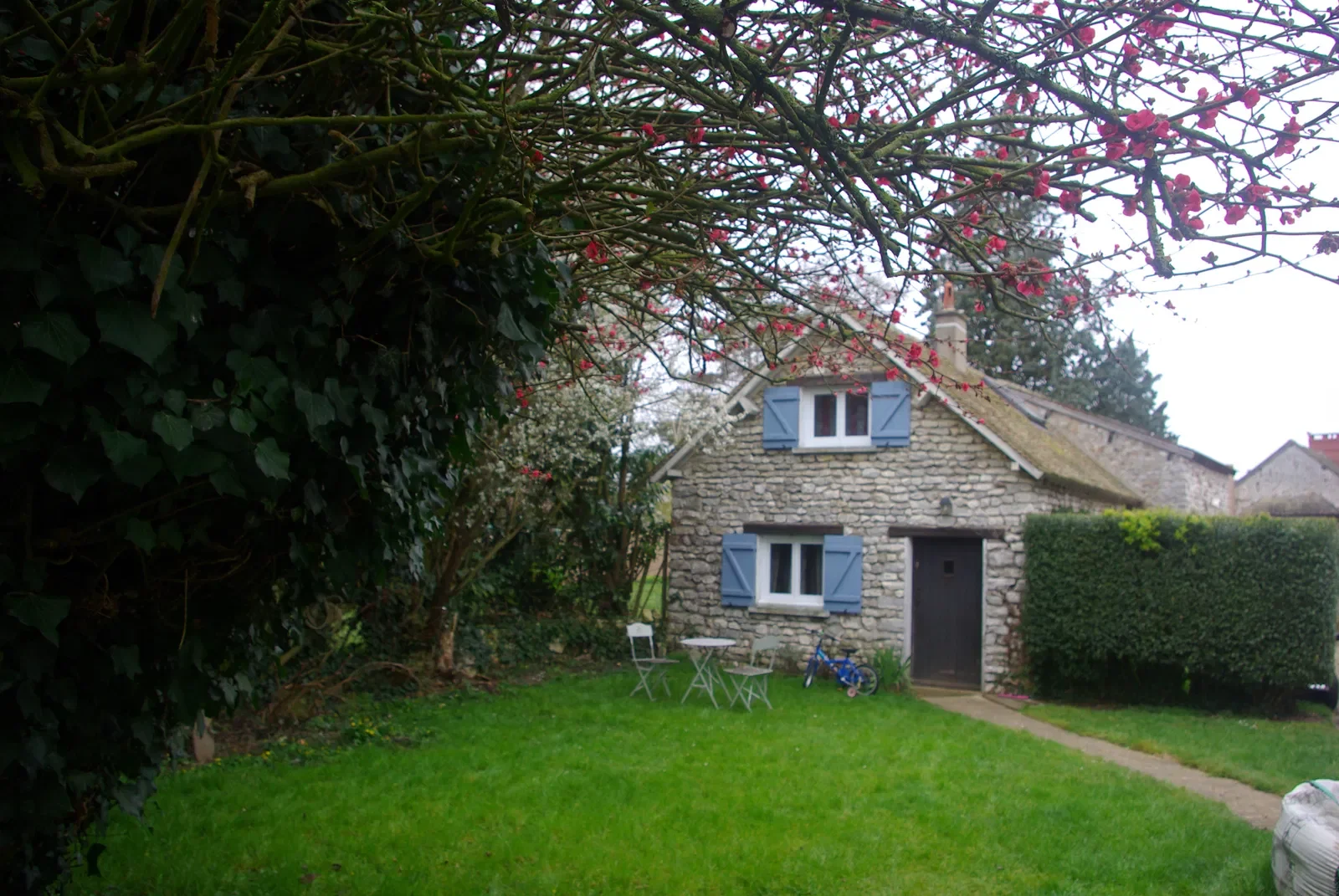 Maison Route de Mantes à Le Mesnil-Simon