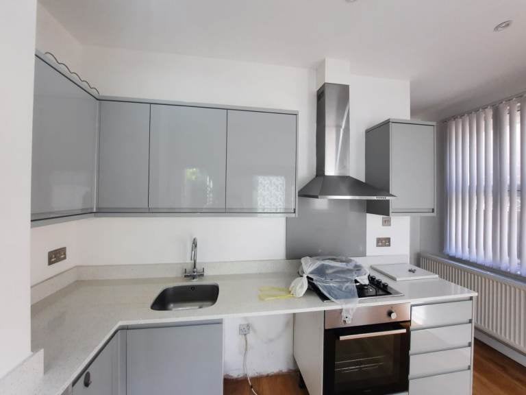 Flat Alexandra Park Road in Greater London