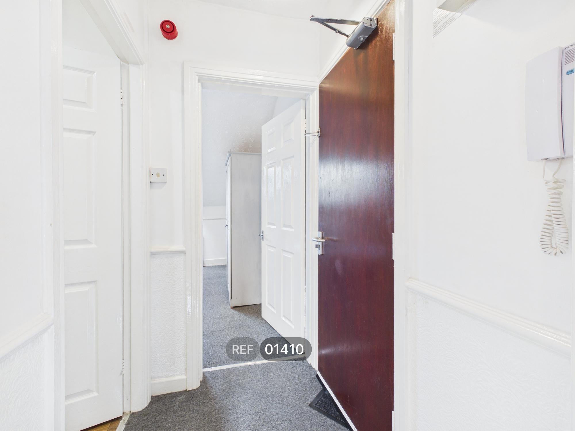Flat Spring Bank in Hull