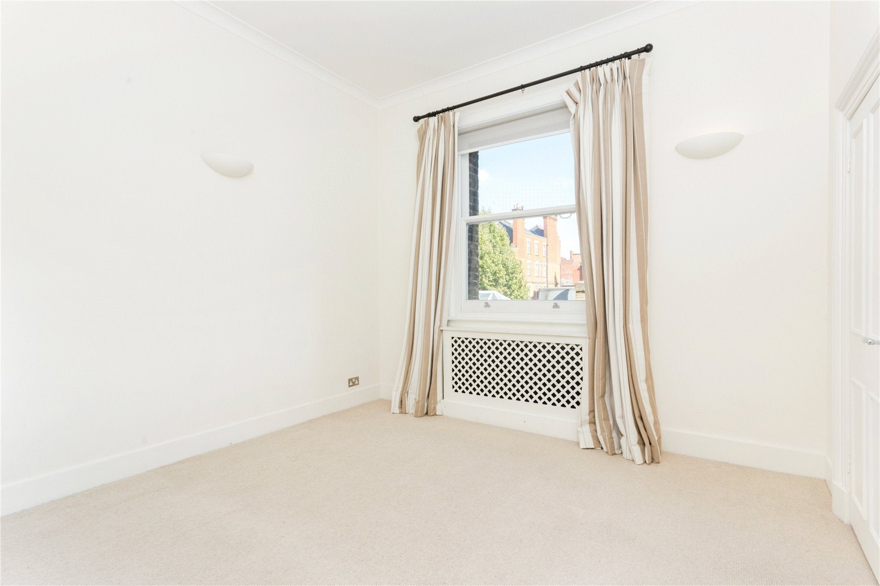 Flat Lennox Gardens in Greater London