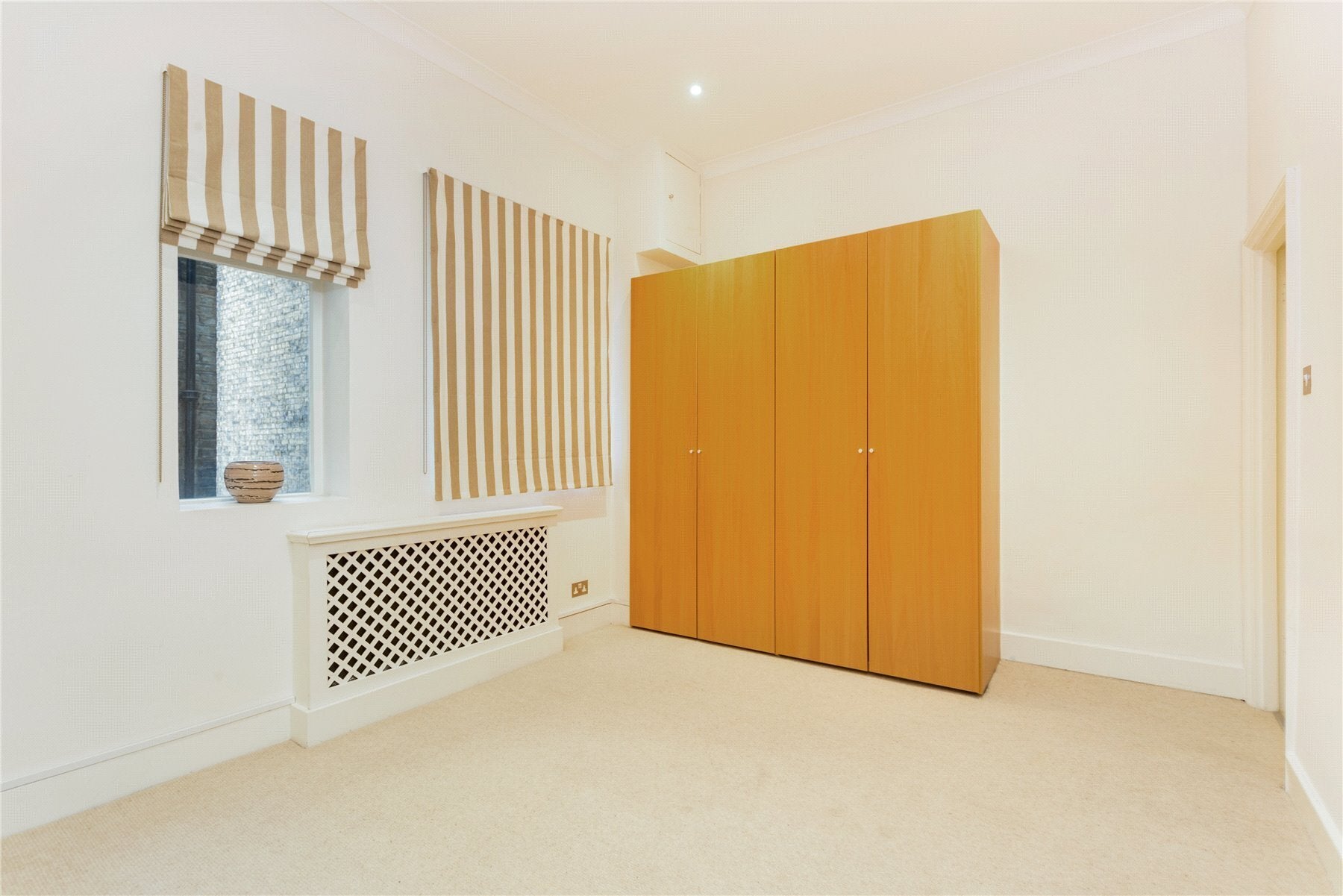 Flat Lennox Gardens in Greater London