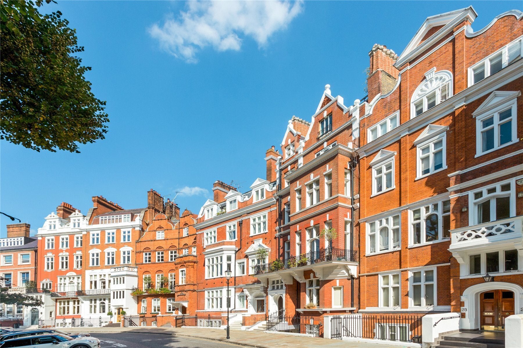 Flat Lennox Gardens in Greater London