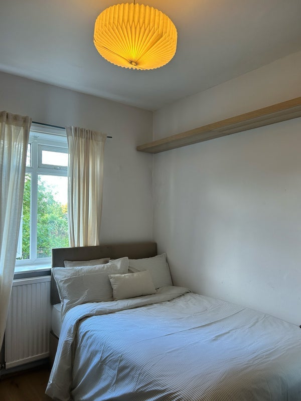 Room Elfrida Crescent in Greater London