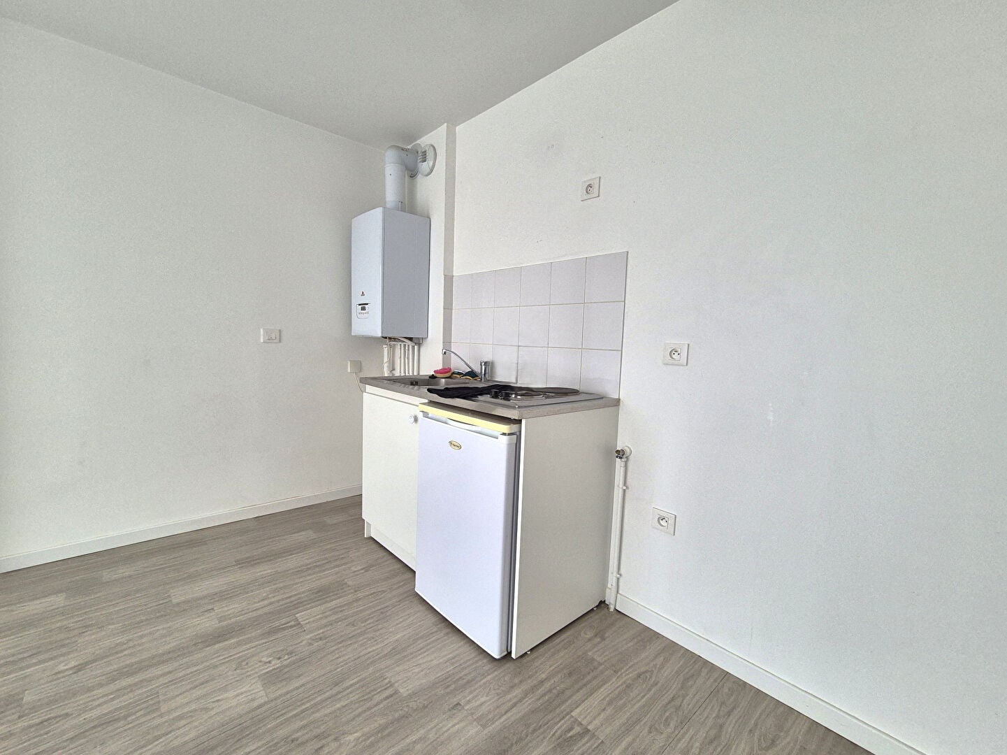 Flat Rue des Côtes Blanches in Chanteloup-les-Vignes