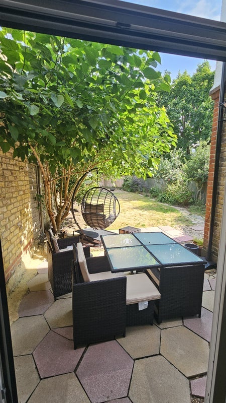 Room Kirkstall Road in Greater London