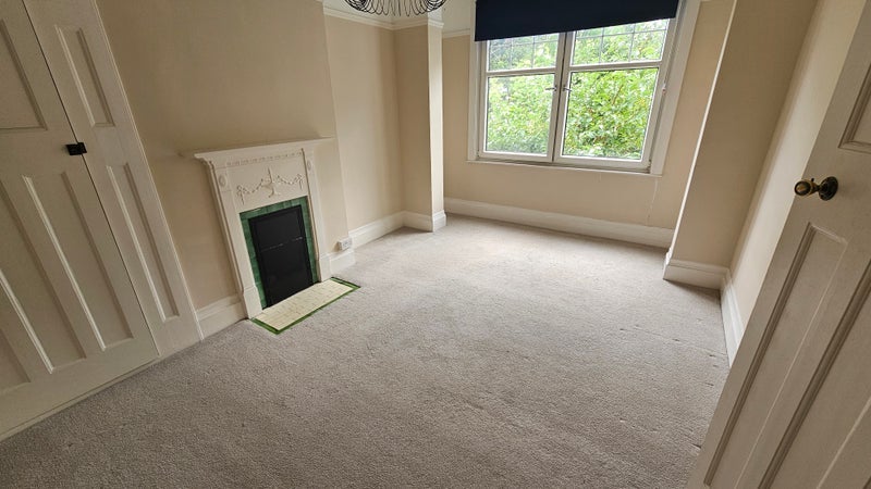 Room Kirkstall Road in Greater London
