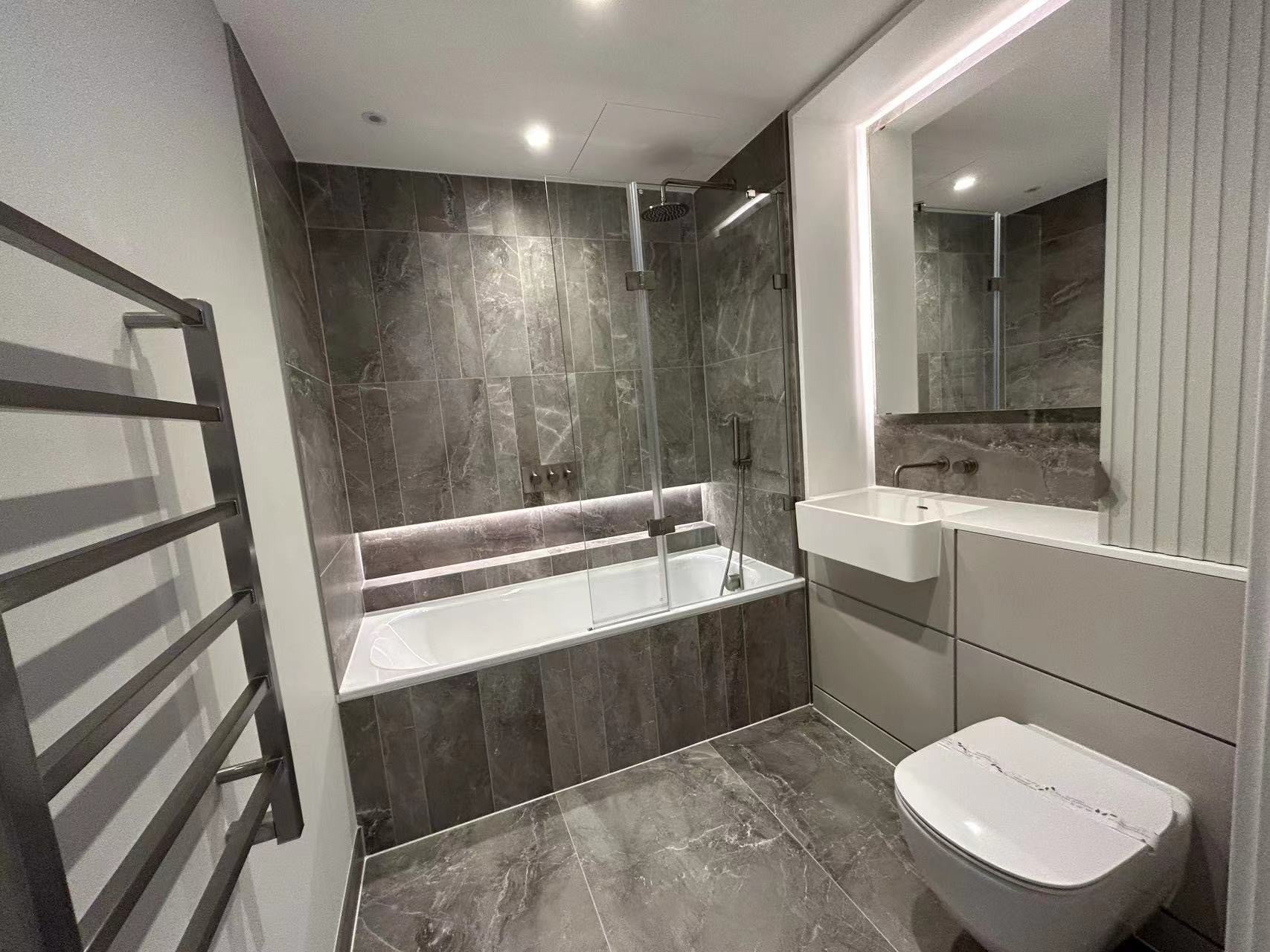 Flat Kennington Lane in Greater London