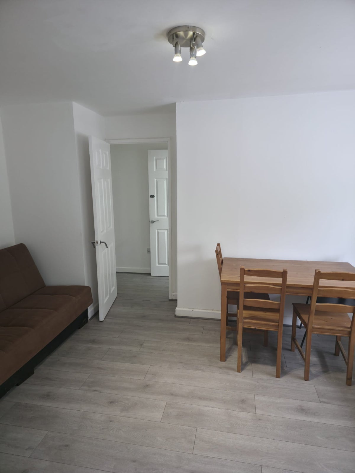 Flat Clare Court in South Ockendon