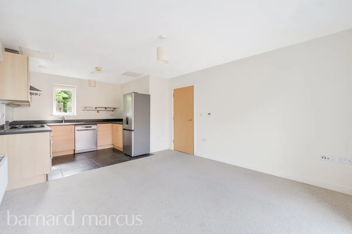 Flat Dalmeny Way in Epsom and Ewell