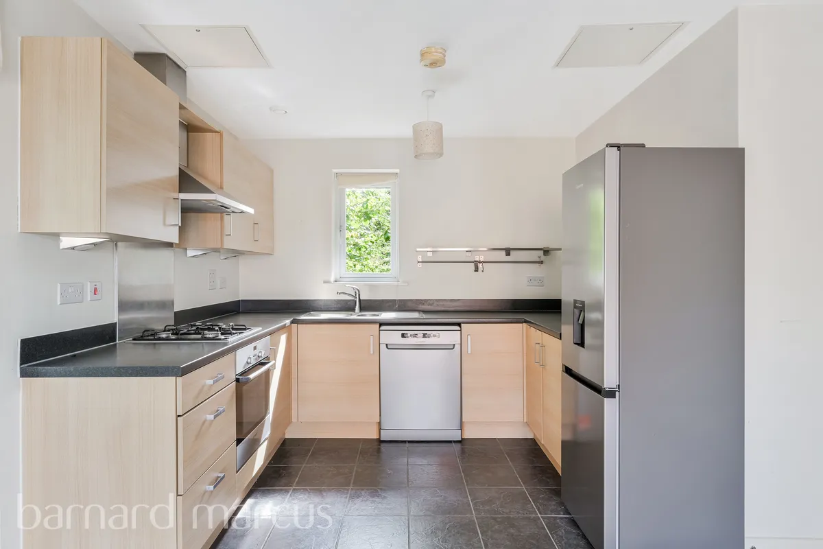 Flat Dalmeny Way in Epsom and Ewell
