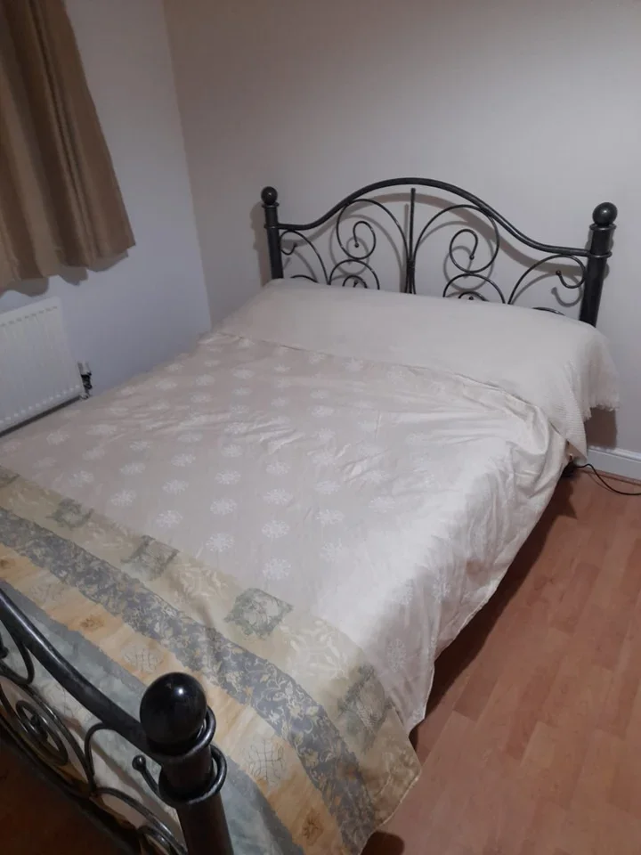 Room Ashford Crescent in Milton Keynes