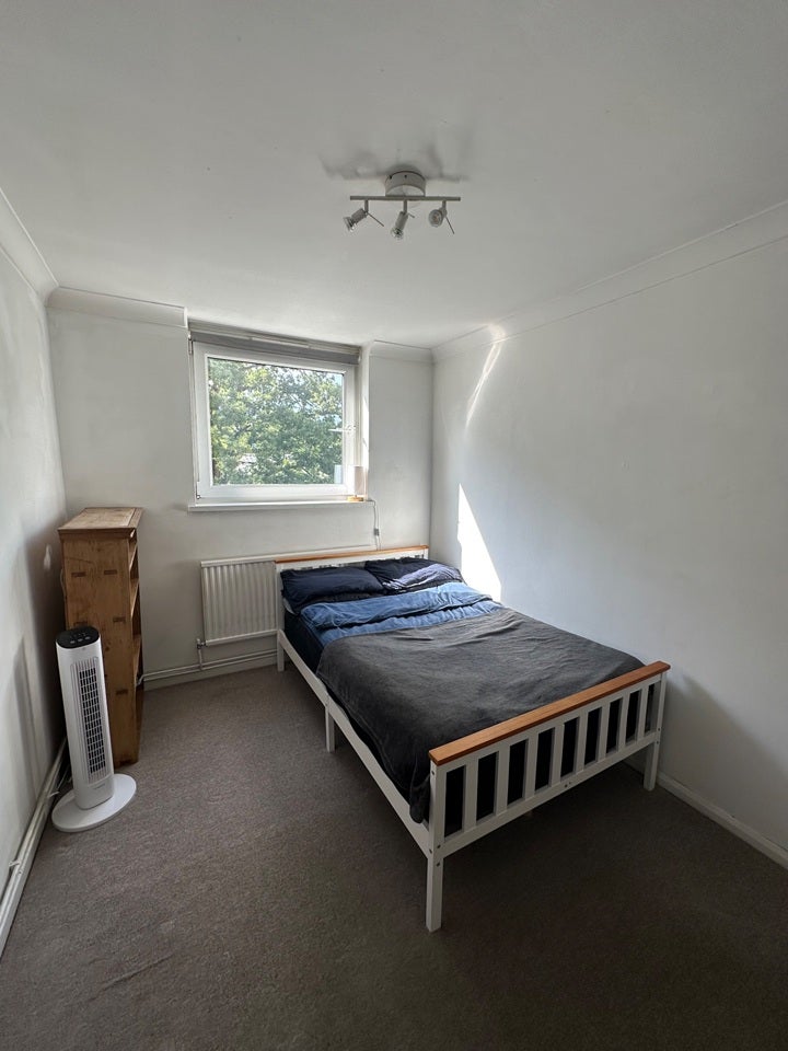 Room Lydney Close in Greater London