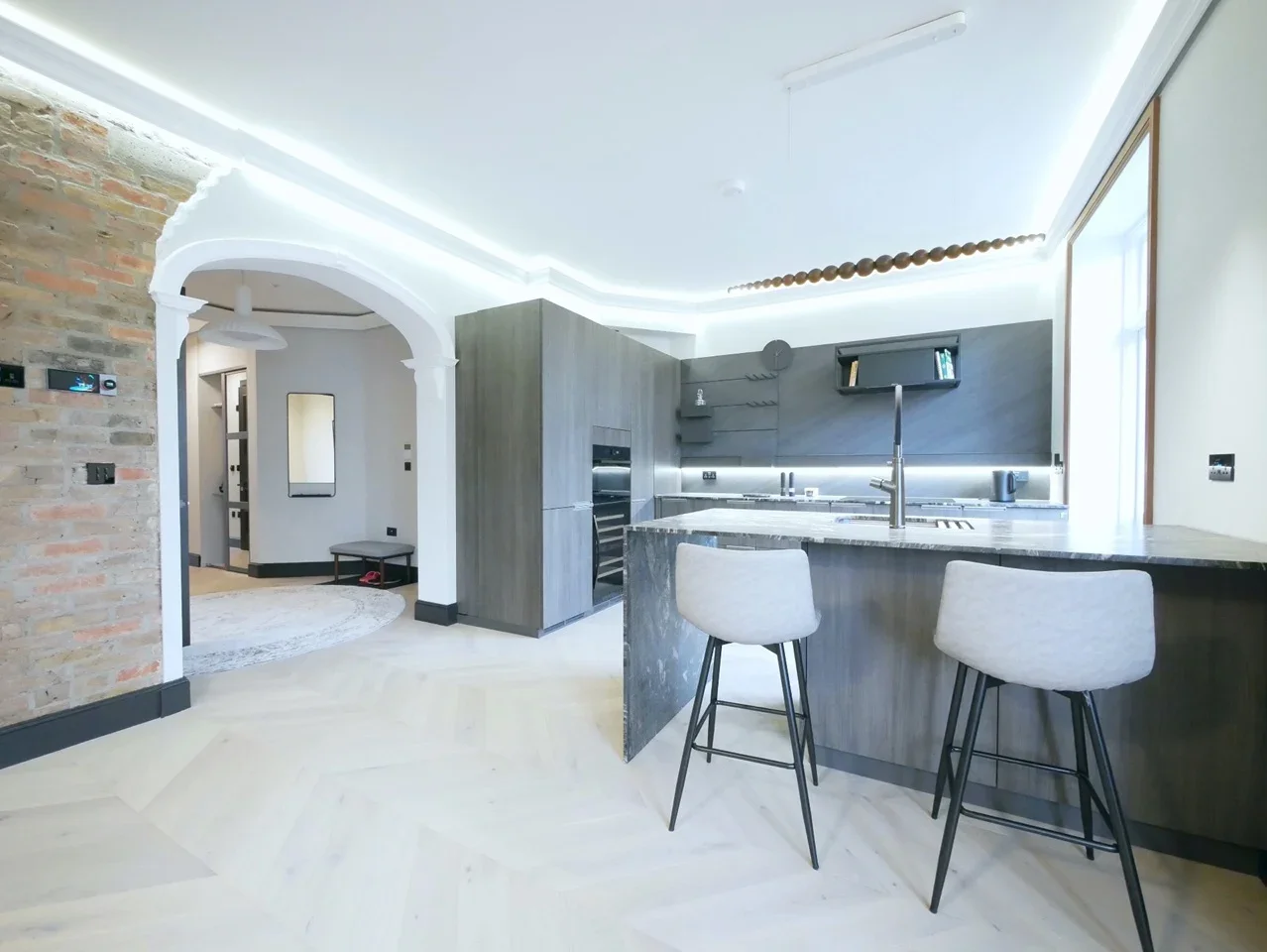 Flat Lauderdale Road in City of Westminster