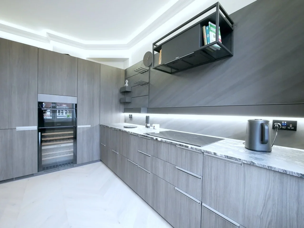 Flat Lauderdale Road in City of Westminster