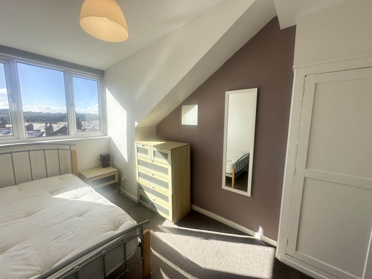 Room Back Burley Hill in Leeds
