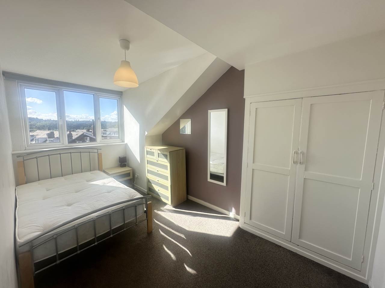 Room Back Burley Hill in Leeds