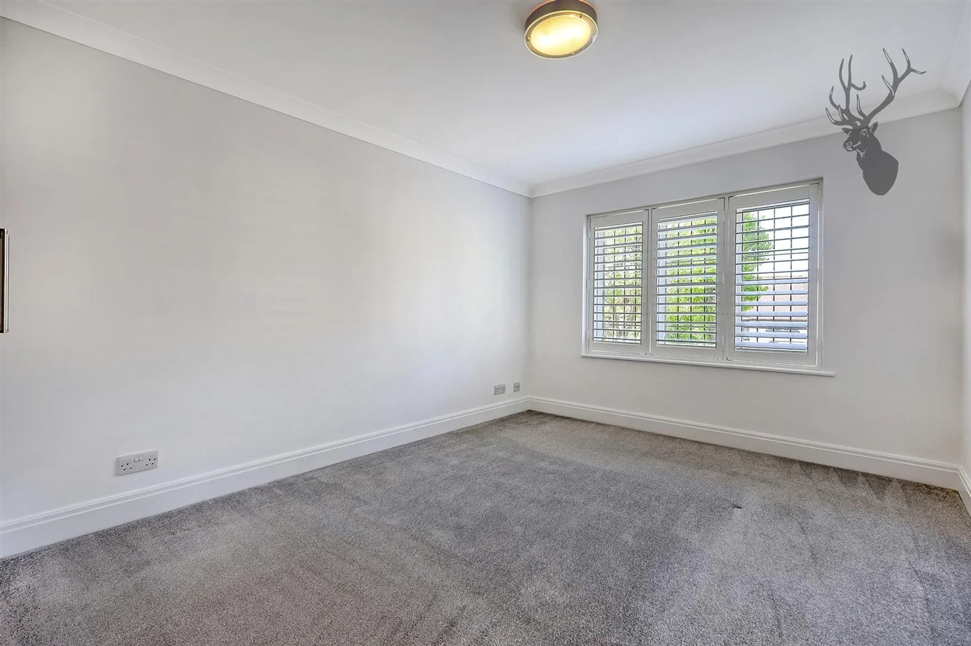 Flat Court Yard in Greater London