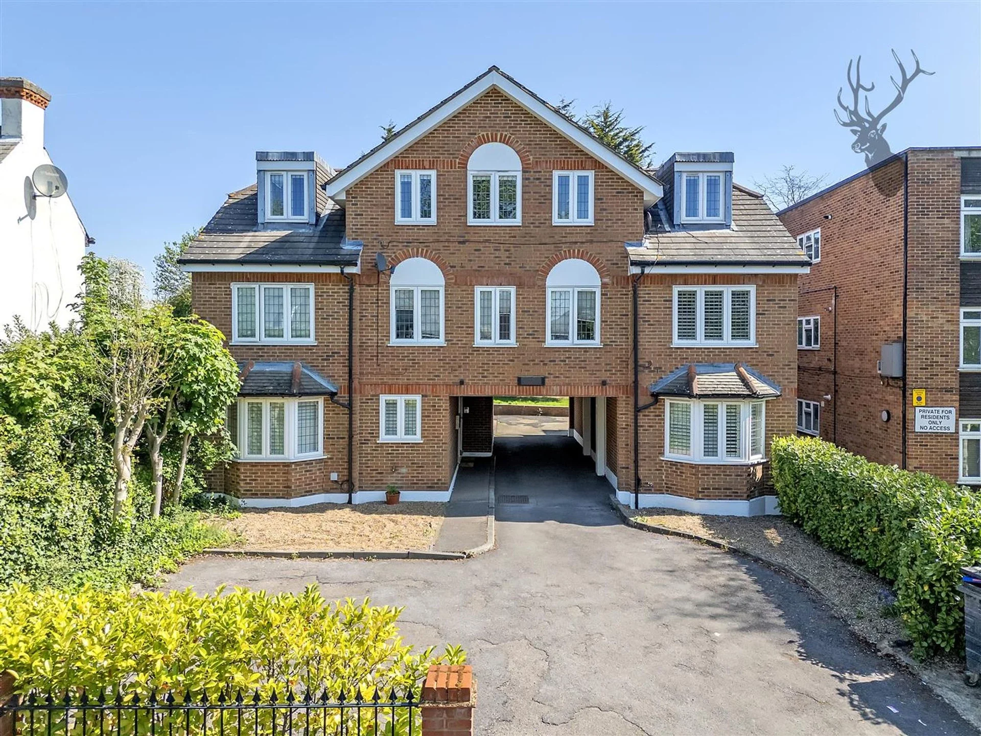 Flat Court Yard in Greater London