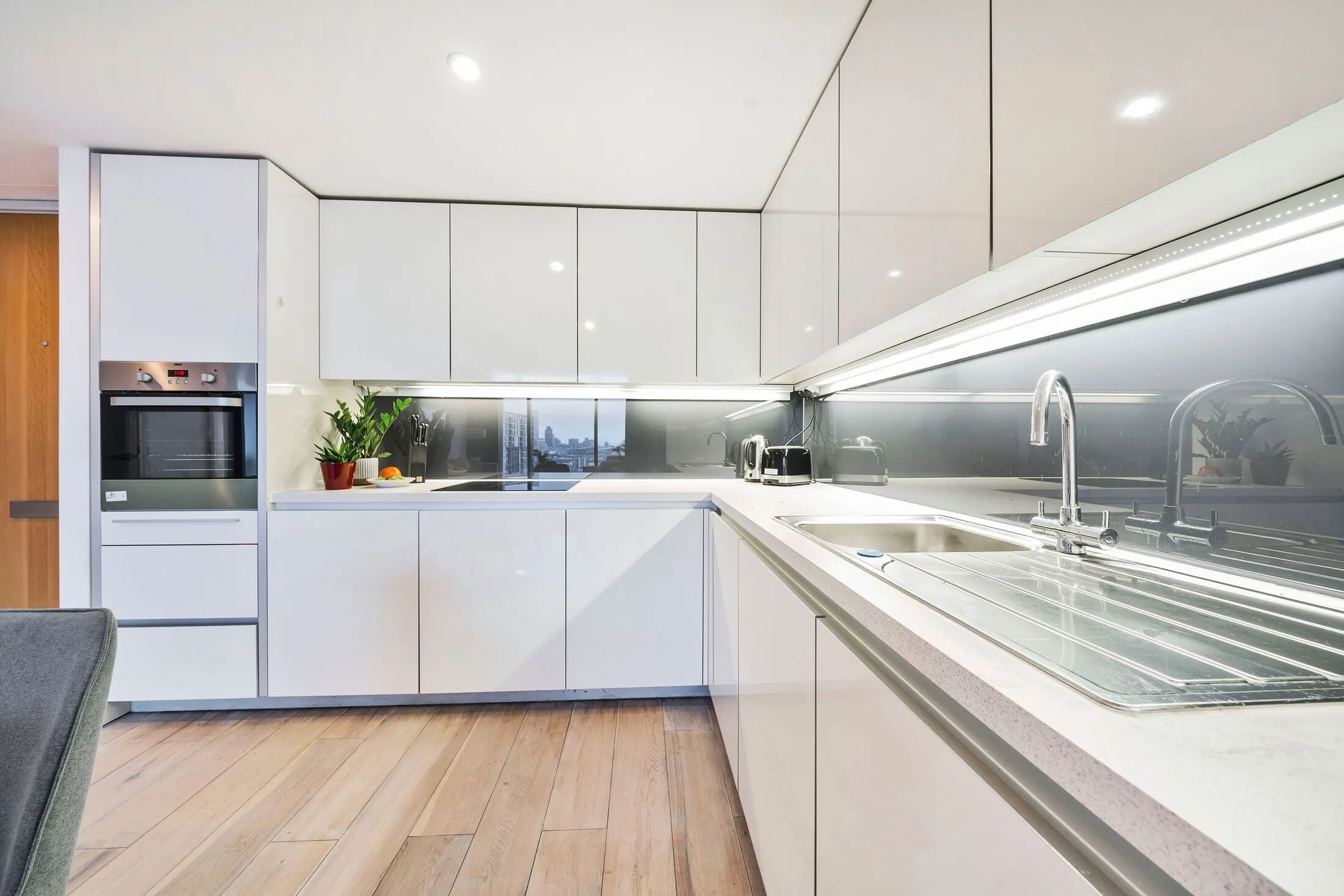 Flat Wollaston Close in Greater London