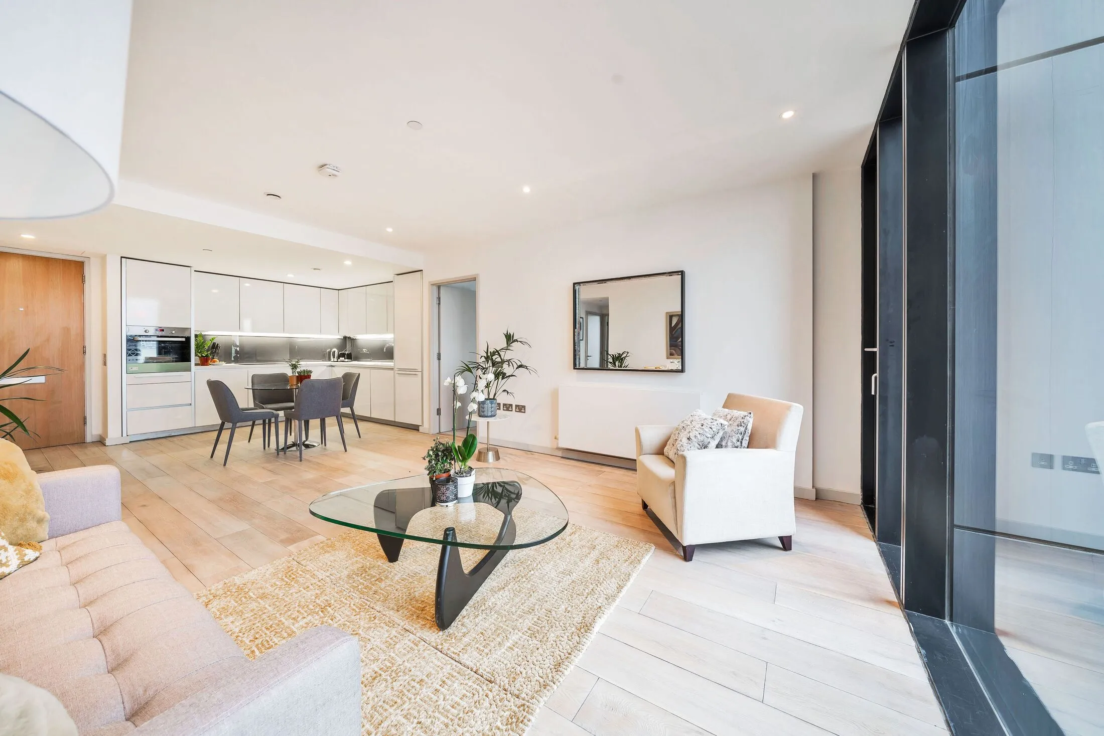 Flat Wollaston Close in Greater London