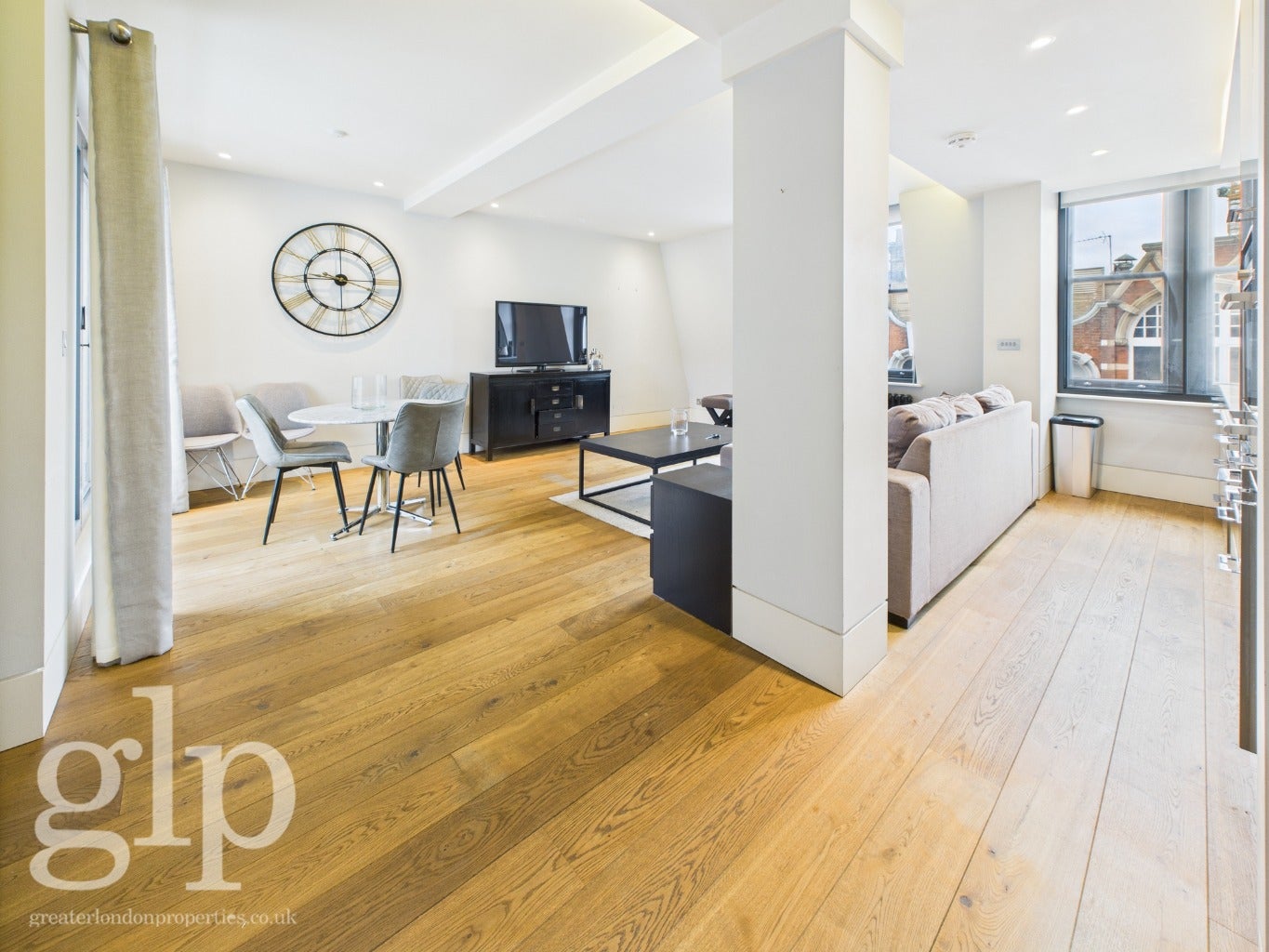 Flat Wardour Street in City of Westminster
