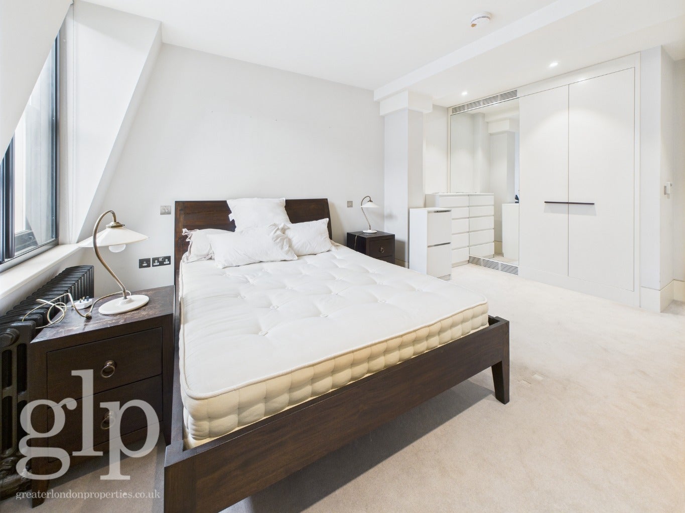 Flat Wardour Street in City of Westminster