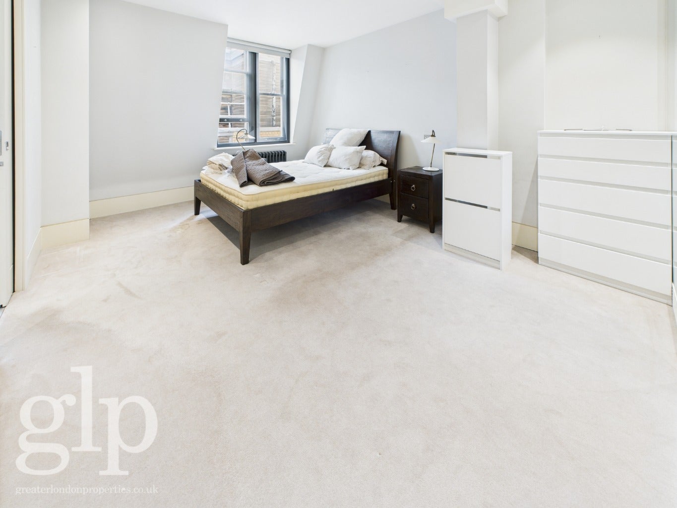 Flat Wardour Street in City of Westminster