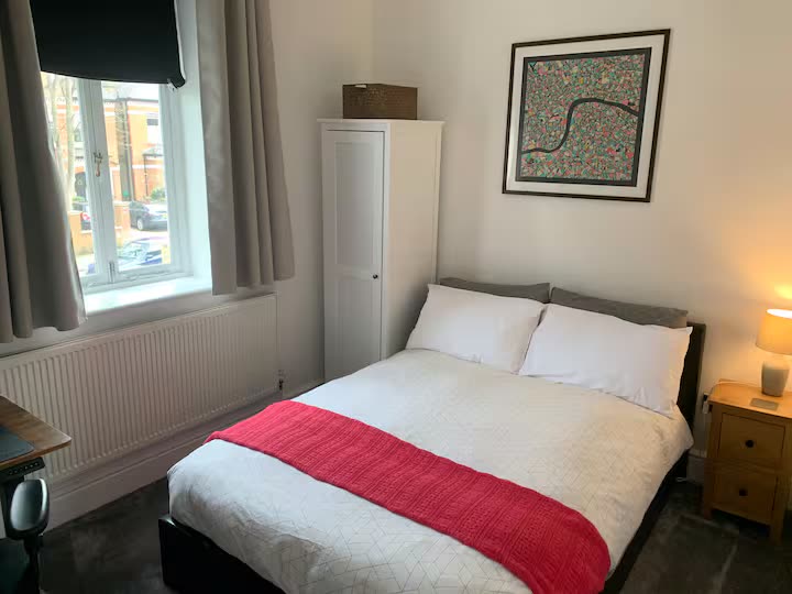 Room Trinity Crescent in Greater London
