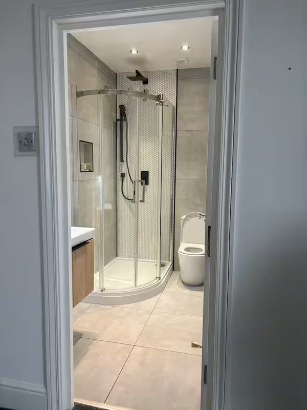 Room Trinity Crescent in Greater London